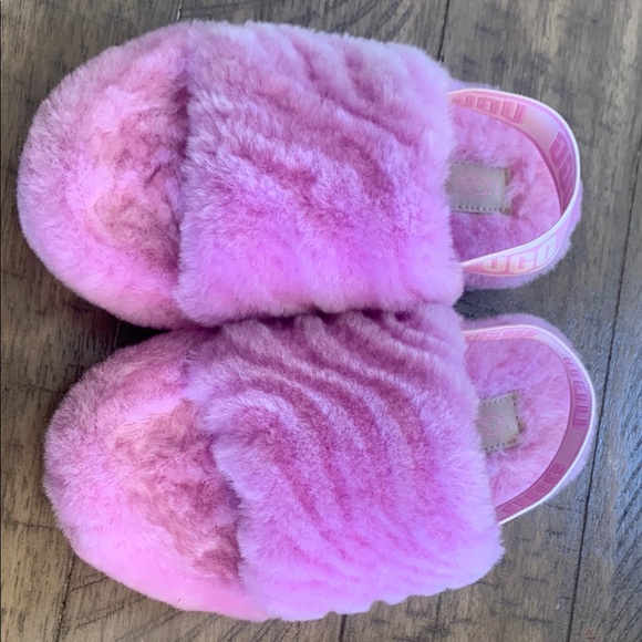 UGG Fuzzy Pink Slides - Picture 4 of 5